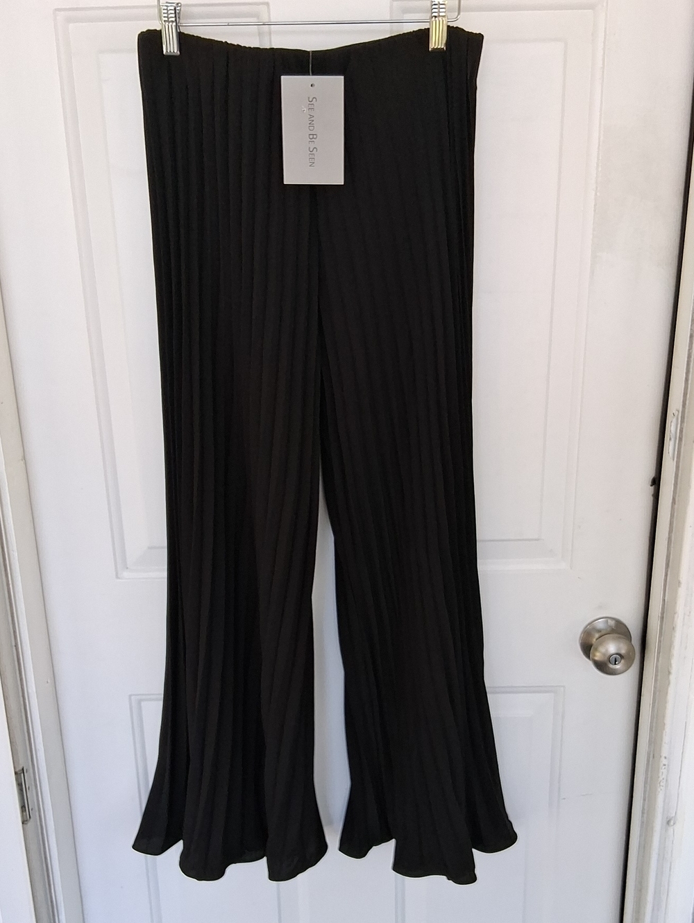 Black Pleated Wide-Leg Pants